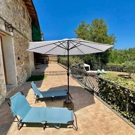 Rustico Jacuzzi & Wine Apartment *